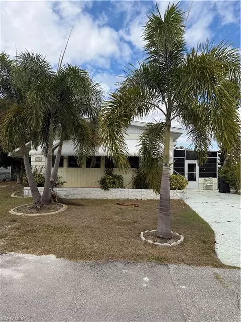 513 Timber Ln S, North Fort Myers, FL 33917