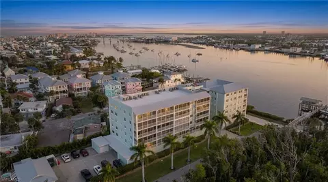 345 Mango St #604, Fort Myers Beach, FL 33931