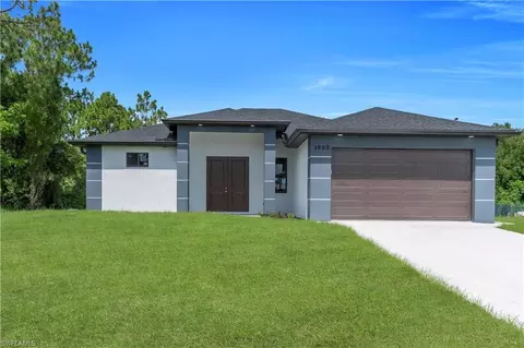 2902 4th St SW, Lehigh Acres, FL 33976