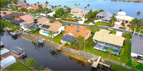 5471 Harborage Dr, Fort Myers, FL 33908