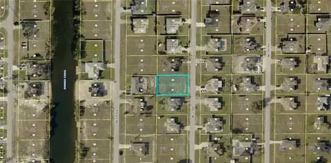 2212 NE 6th Pl, Cape Coral, FL 33909