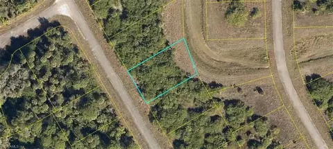 111 Holland Dr, Labelle, FL 33935