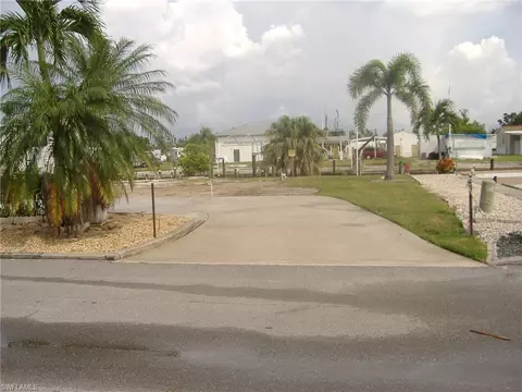 4932 Gulfgate Ln, Saint James City, FL 33956