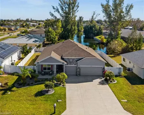 2213 SW 7th Pl, Cape Coral, FL 33991