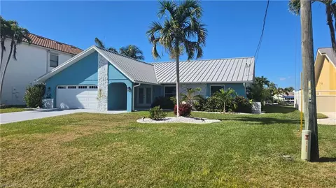 5747 SW 9th Ct, Cape Coral, FL 33914