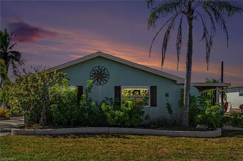 2753 N Ibis Ct, Saint James City, FL 33956