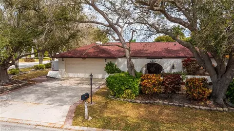 5702 Sandpiper Pl, Fort Myers, FL 33919