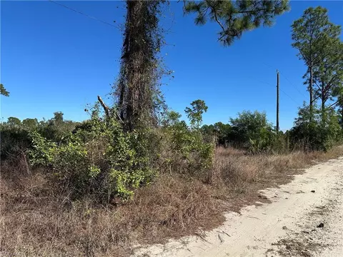 7896 1st Pl, Labelle, FL 33935 photo 3