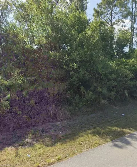 128 Aurora Ave S, Lehigh Acres, FL 33974