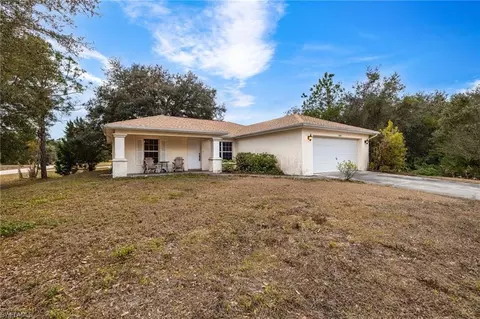 2406 E 23rd St, Alva, FL 33920
