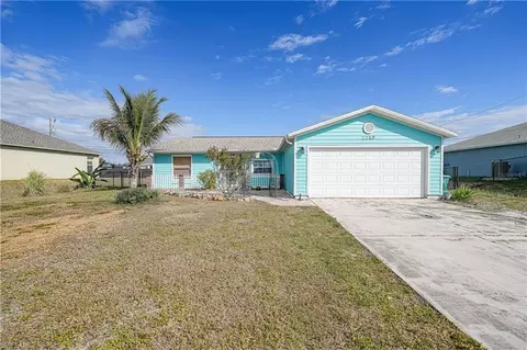 2213 NE 6th Pl, Cape Coral, FL 33909