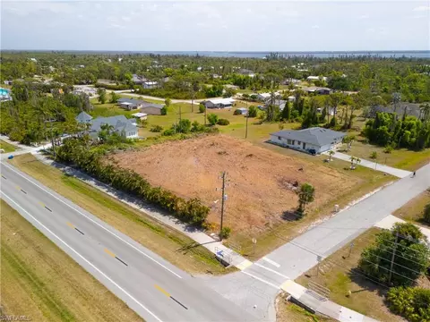 5500 Stringfellow Rd, Saint James City, FL 33956