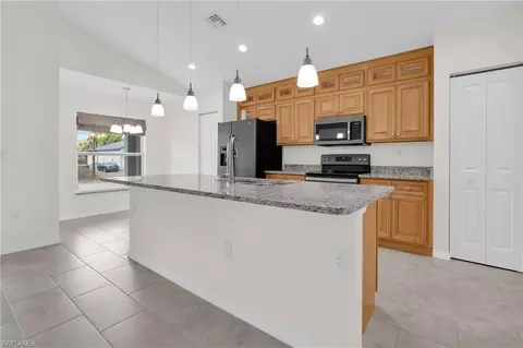 2011 Granada Rd, Labelle, FL 33935 photo 7