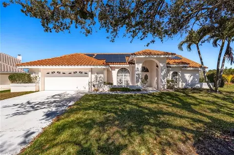 11701 Pinewood Lakes Dr, Fort Myers, FL 33913