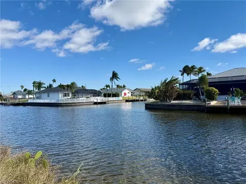 4611 SW 5th Pl, Cape Coral, FL 33914