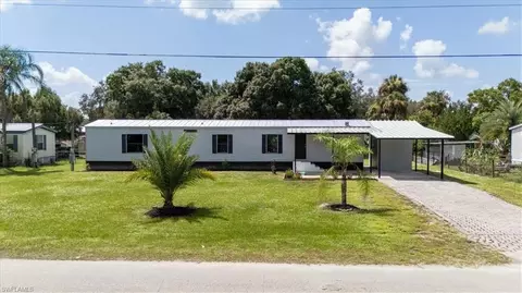 671 Bennett Ave, Labelle, FL 33935