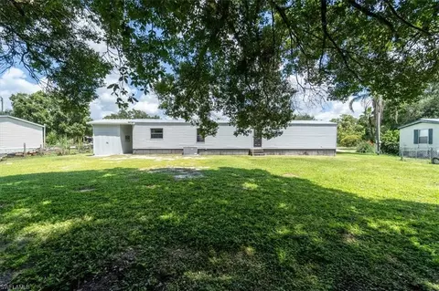 Exterior - 671 Bennett Ave, Labelle, FL 33935 photo 4 of 4