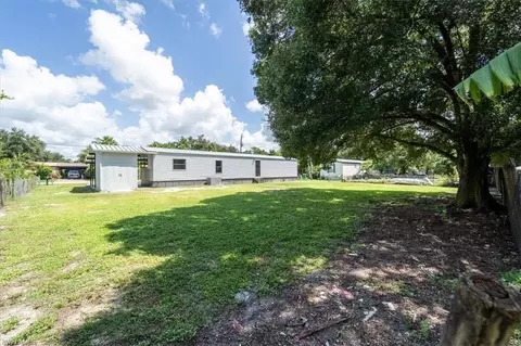 Exterior - 671 Bennett Ave, Labelle, FL 33935 photo 2 of 4