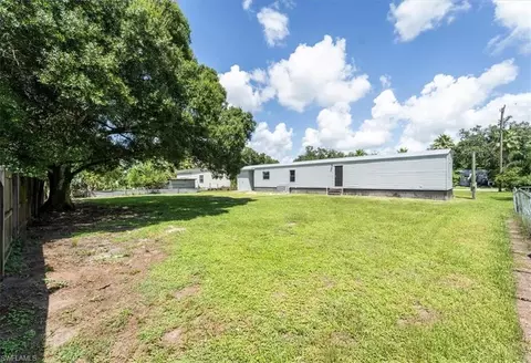 Exterior - 671 Bennett Ave, Labelle, FL 33935 photo 3 of 4