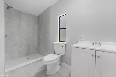 Bath - 671 Bennett Ave, Labelle, FL 33935 photo 1 of 2