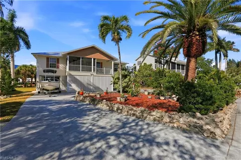 7692 Myrsine Cir, Bokeelia, FL 33922
