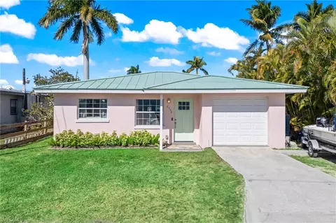 2556 Cay Cv, Matlacha, FL 33993