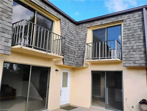 3290 Sandlewood Ln #3, Fort Myers, FL 33907
