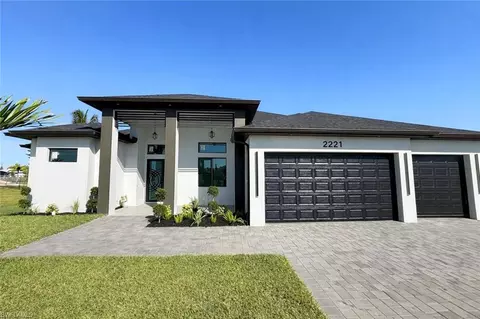 2221 SW 5th Pl, Cape Coral, FL 33991