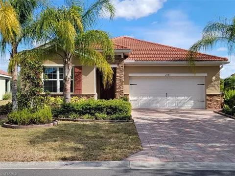 2983 Apple Blossom Dr, Alva, FL 33920