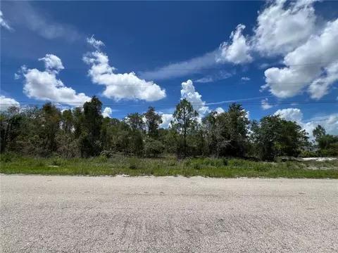 2617 52 St SW, Lehigh Acres, FL 33976