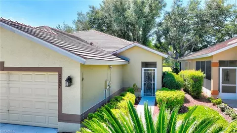 2297 Carnaby Ct, Lehigh Acres, FL 33973