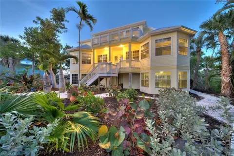 5810 Pine Tree Dr, Sanibel, FL 33957