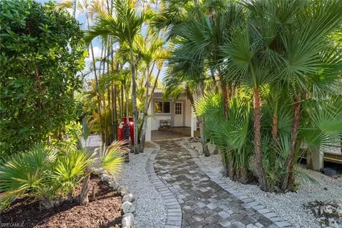 475 Whitehall Rd, Sanibel, FL 33957