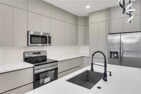 Kitchen - 545 Chalet Ave S, Lehigh Acres, FL 33974 photo 4 of 5