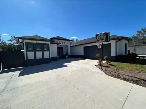 2509 65th St W, Lehigh Acres, FL 33971
