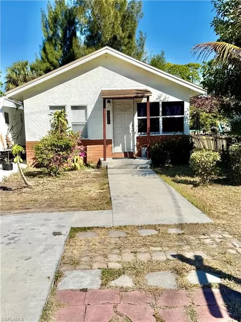 9991 Connecticut St, Bonita Springs, FL 34135