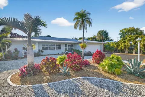 590 Boulder Dr, Sanibel, FL 33957