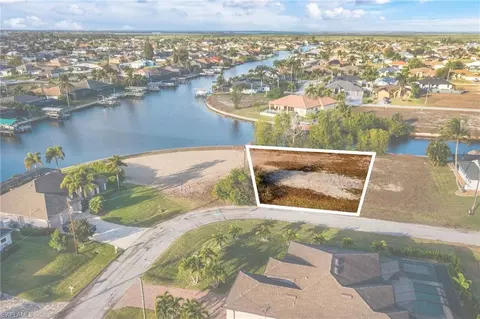 402 NW 34th Pl, Cape Coral, FL 33993
