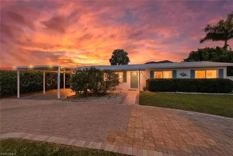 1105 Christopher Ct, Naples, FL 34104