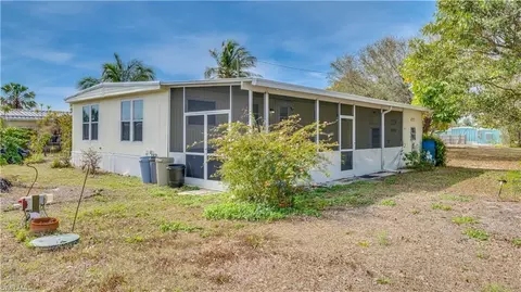 4777 Sandpiper Dr, Saint James City, FL 33956