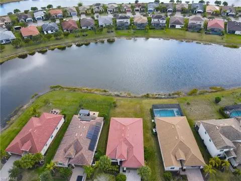 3514 E Hampton Cir, Alva, FL 33920 photo 2