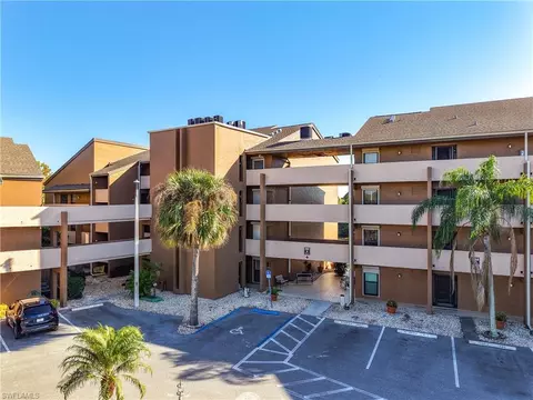 2067 W Lakeview Blvd #9, North Fort Myers, FL 33903