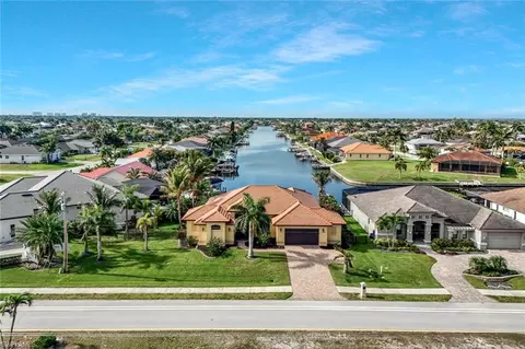 2724 Gleason Pkwy, Cape Coral, FL 33914
