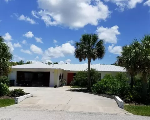 Exterior - 120 Barracuda Dr, Placida, FL 33946 photo 1 of 3