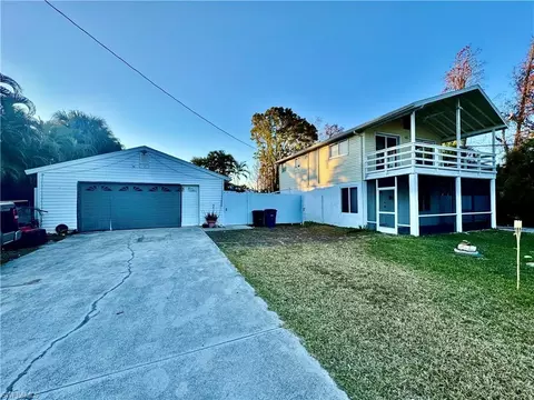 7123 Shannon Blvd, Fort Myers, FL 33908