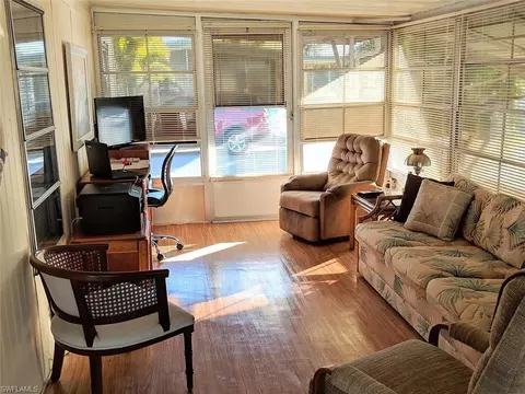 11 Poinsettia Dr, Fort Myers, FL 33905