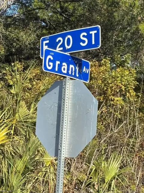 2005 W Grant Avenue Ave, Alva, FL 33920