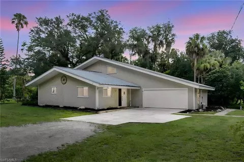 4613 Orange River Loop Rd, Fort Myers, FL 33905