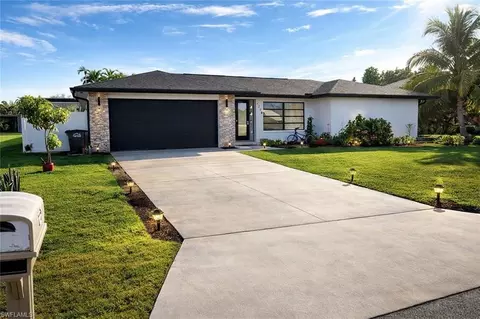 2208 SE 10th St, Cape Coral, FL 33990