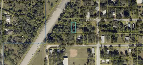 949 Caloosahatchee Ave, Labelle, FL 33935